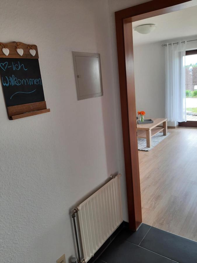 Moderne Wohnung Im Grunen Mit Schoner Terasse Tettnang Luaran gambar