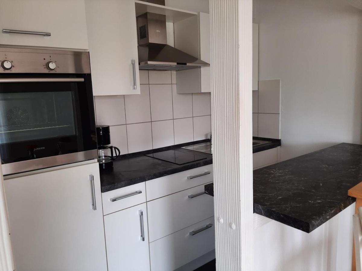 Moderne Wohnung Im Grunen Mit Schoner Terasse Tettnang Luaran gambar
